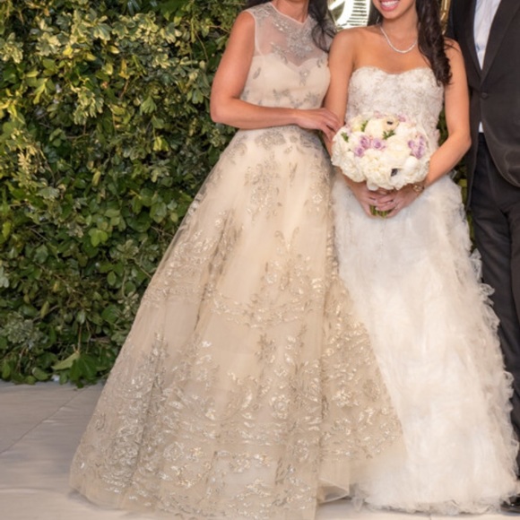 Oscar De La Renta White and Silver Gown Size 0